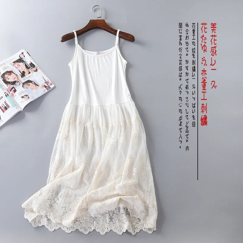 Vestido de Verano de Encaje Blanco NovaTrend