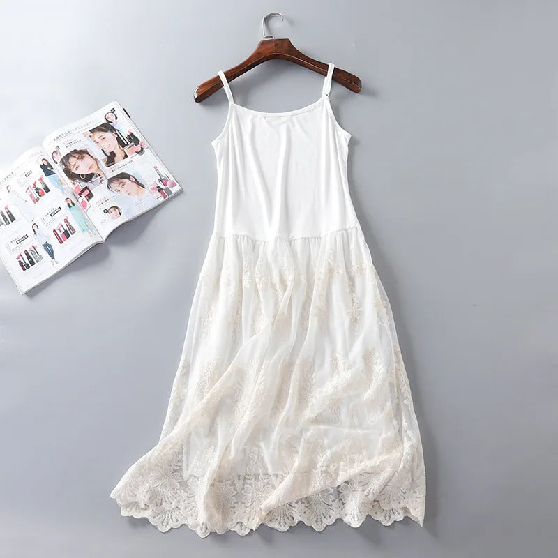 Vestido de Verano de Encaje Blanco NovaTrend