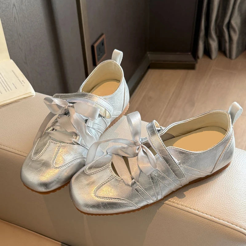 Zapatillas Deportivas Estilo Ballet con Lazo: Sneakers Elegantes y Ligeras NovaTrend